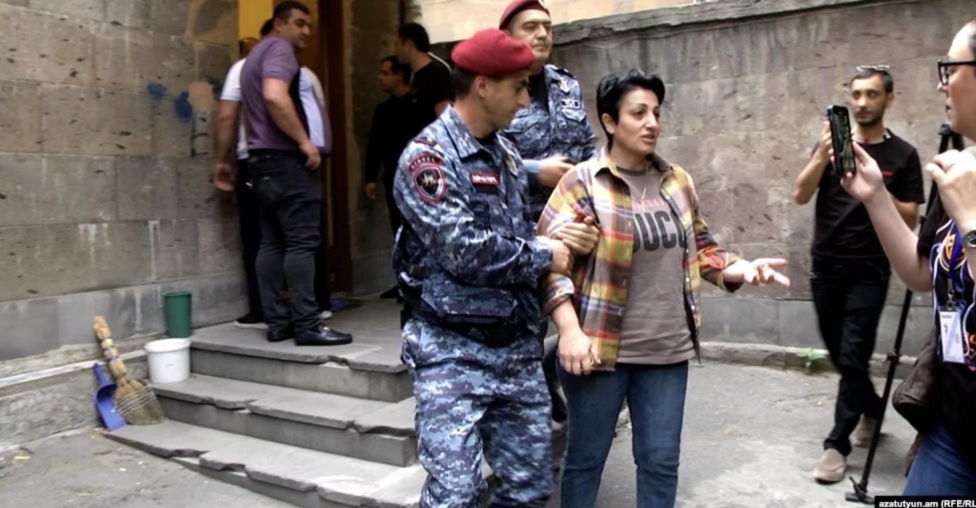 Savaş kurbanının annesi, Paşinyan’ın oğlunu kaçırma iddiasıyla tutuklandı